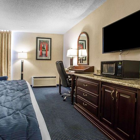 Quality Inn Schaumburg - Chicago Near The Mall Exterior photo