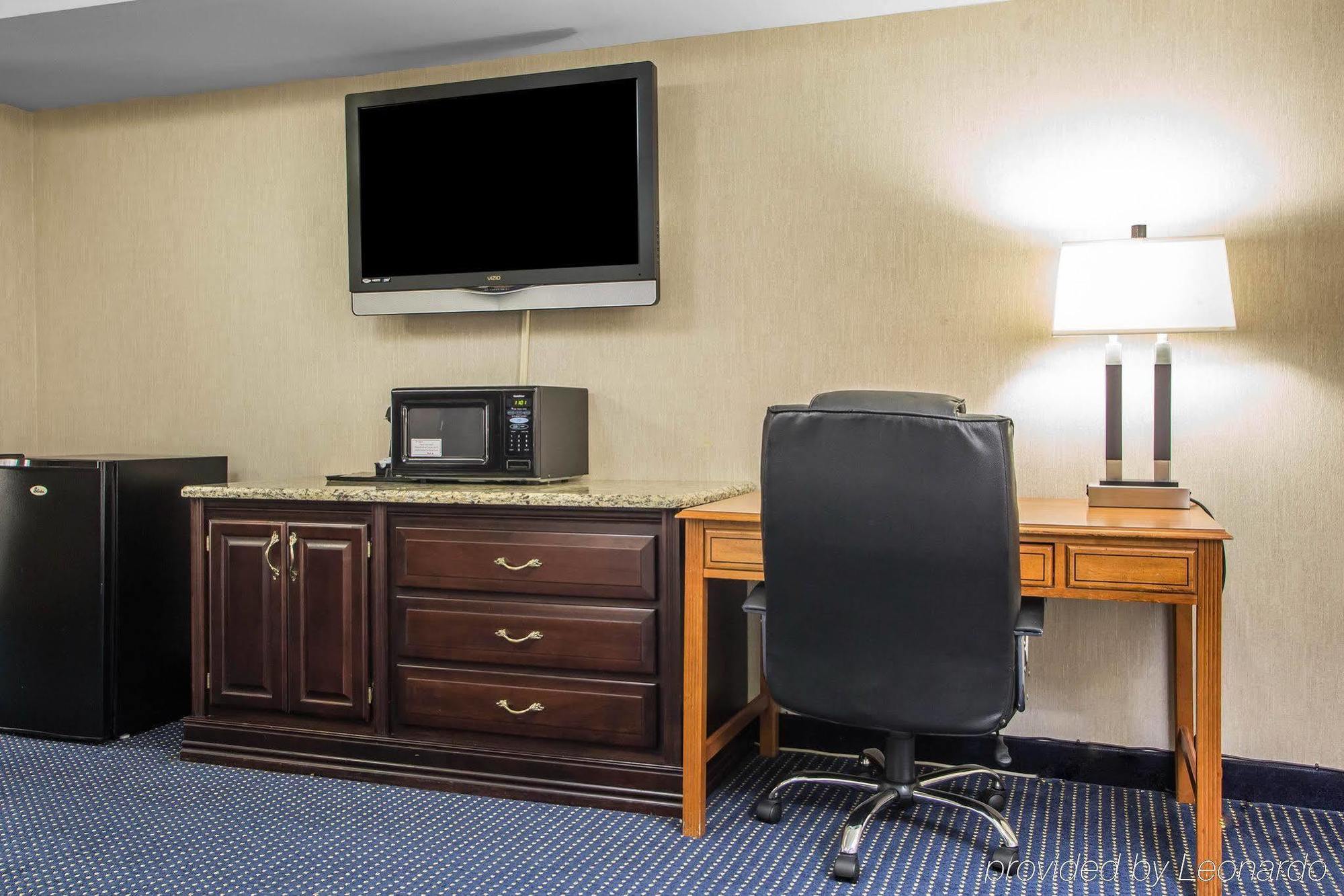 Quality Inn Schaumburg - Chicago Near The Mall Exterior photo